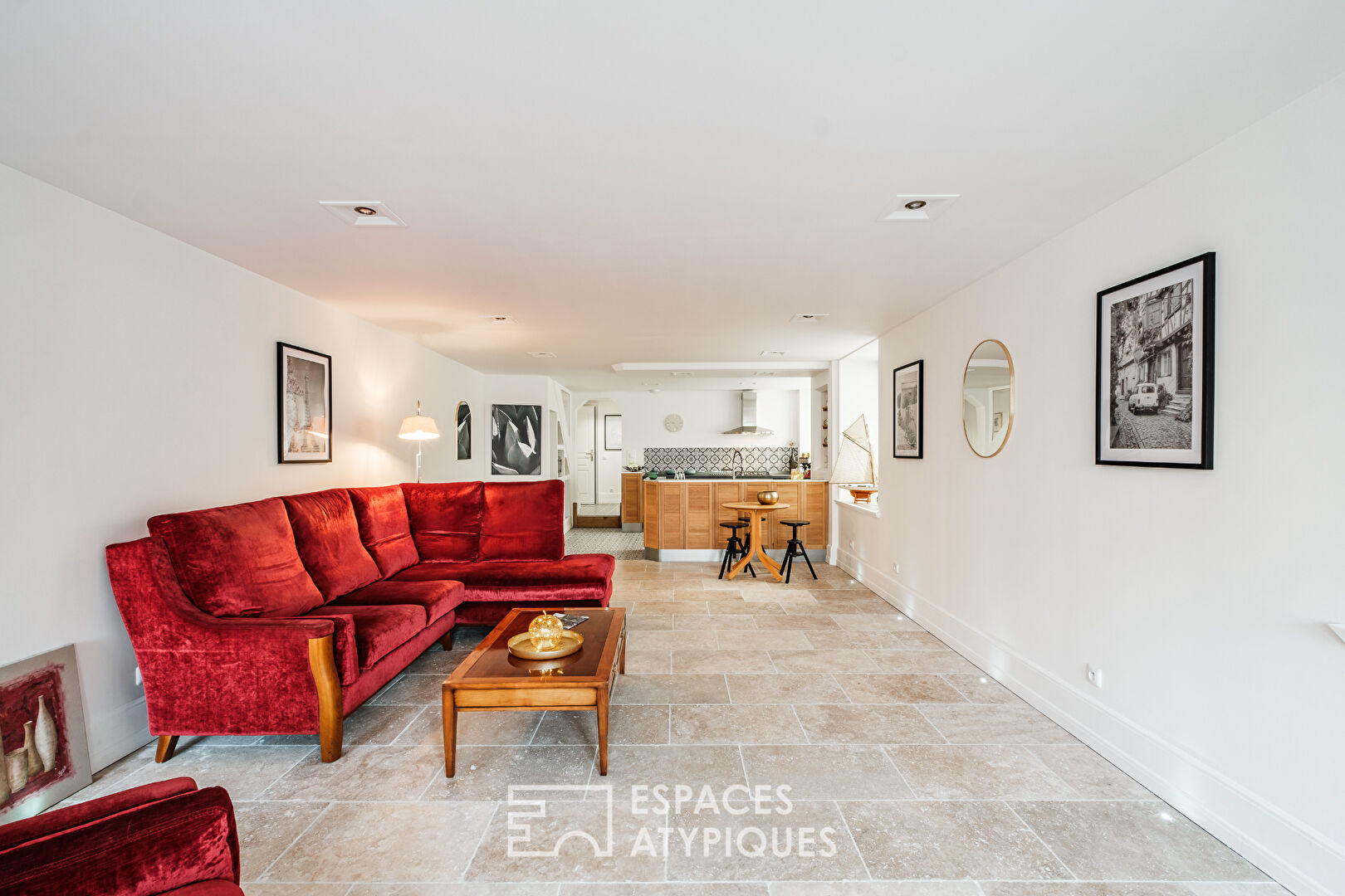 Townhouse in the center of a town of character