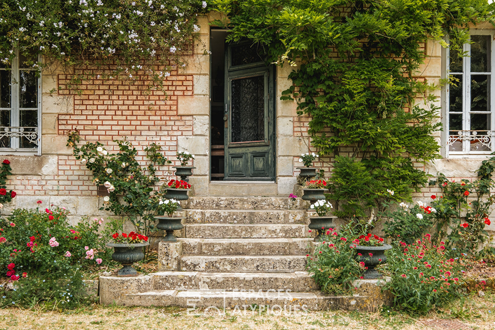 Residence on the banks of the Sèvre