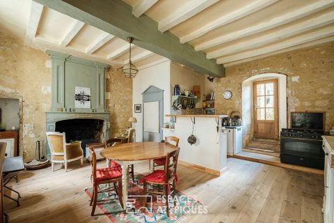 House of character and history in the heart of Thouars