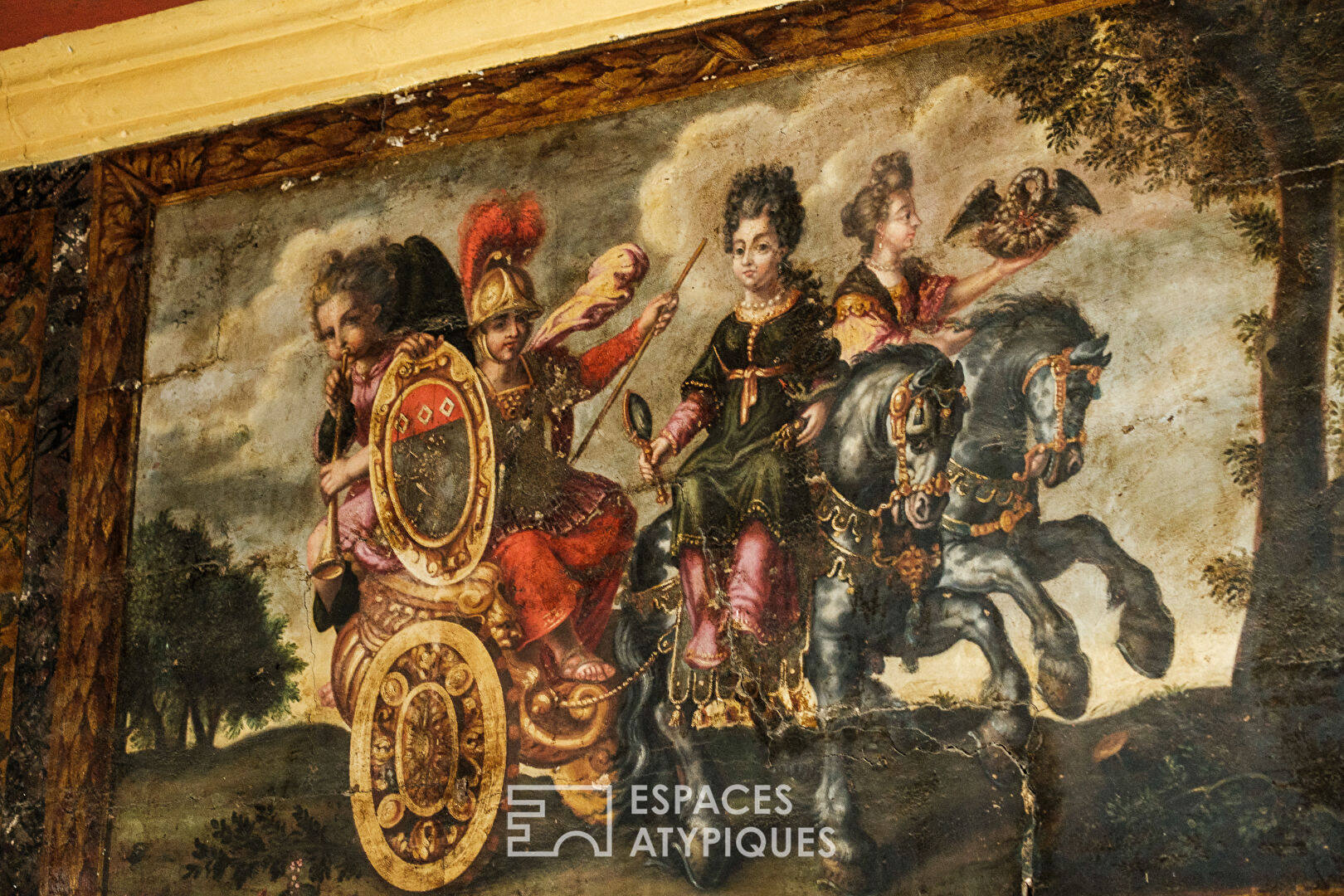 House of character and history in the heart of Thouars