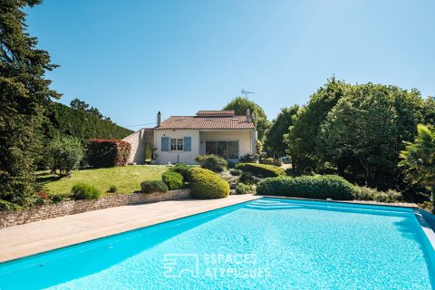 Maison aux allures méditerranéennes avec une vue imprenable