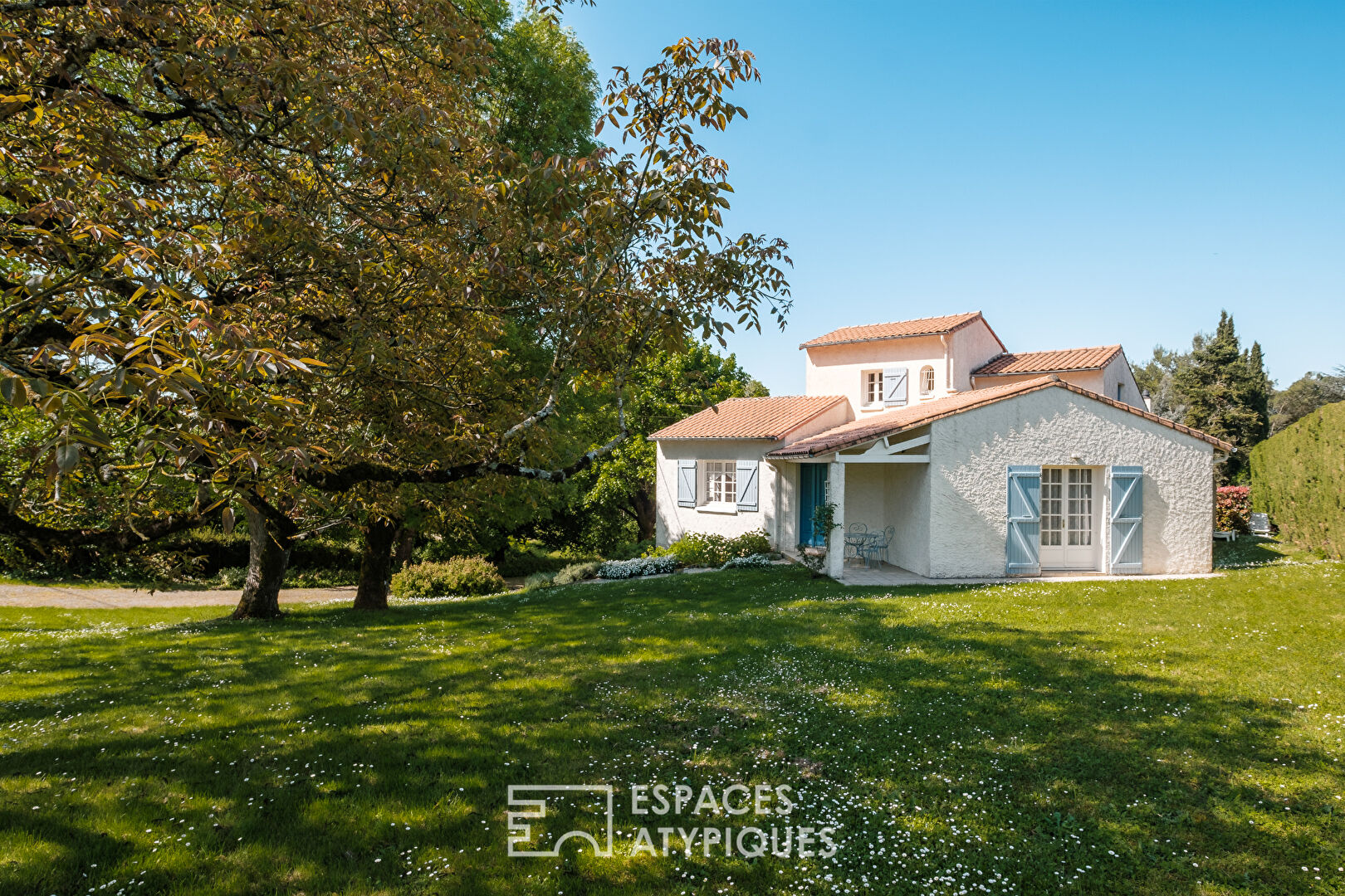 Maison aux allures méditerranéennes avec une vue imprenable