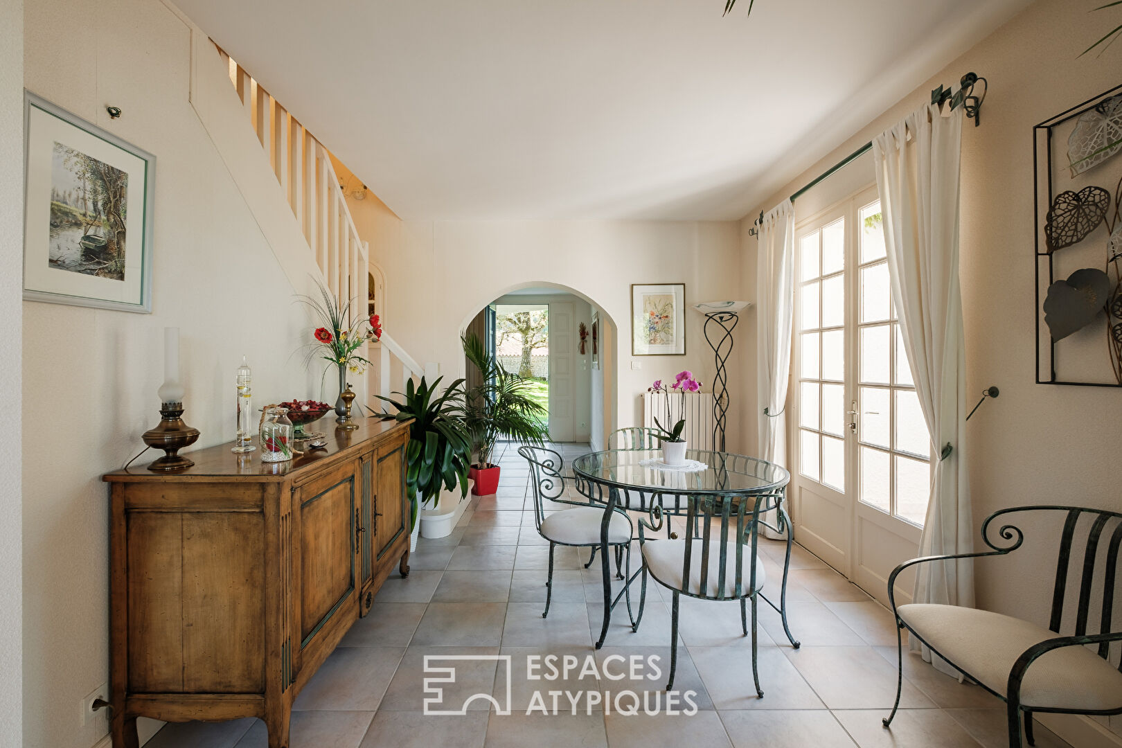 Maison aux allures méditerranéennes avec une vue imprenable