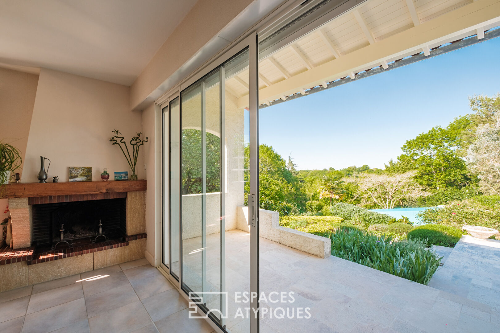 Maison aux allures méditerranéennes avec une vue imprenable