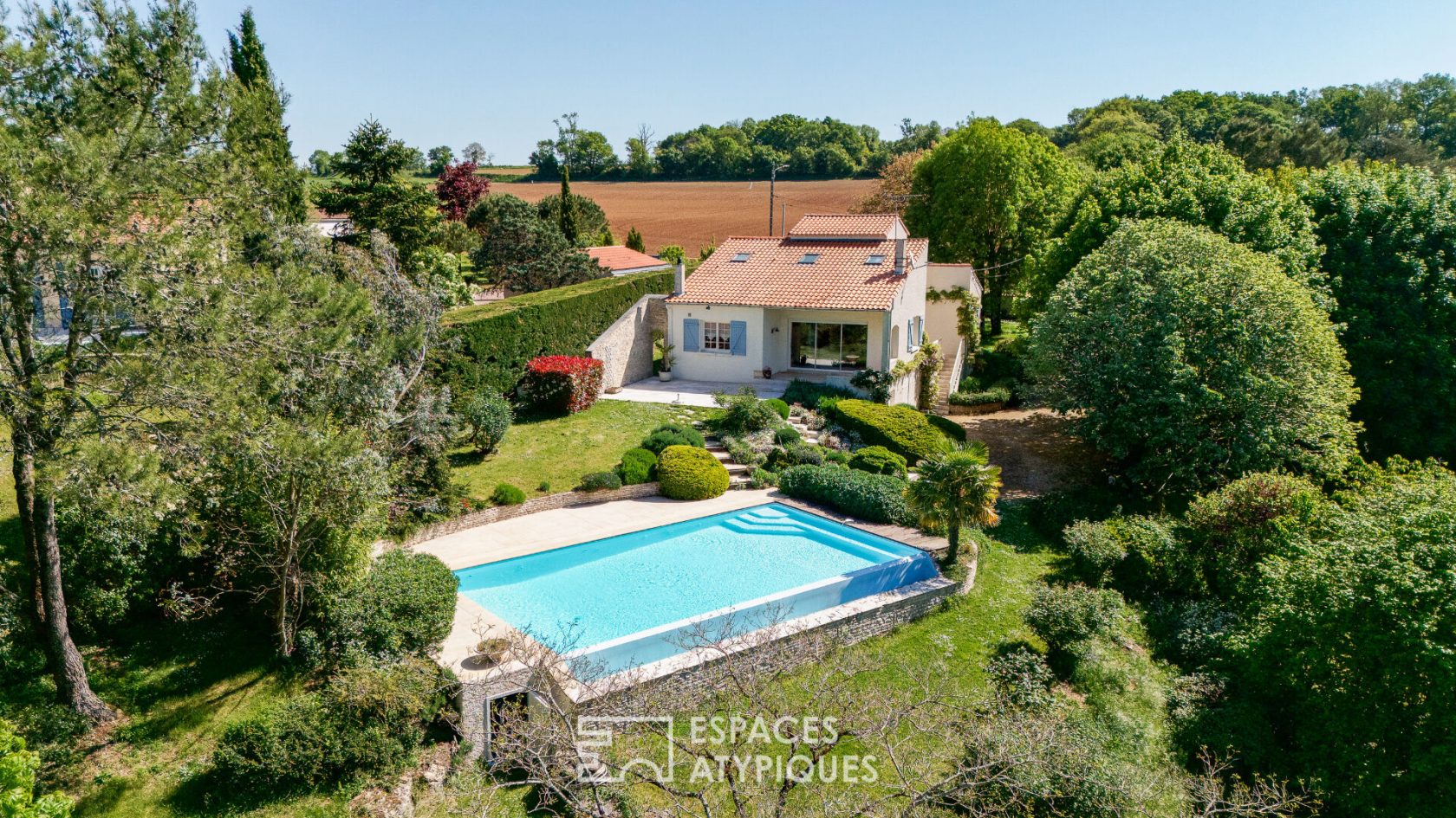 Maison aux allures méditerranéennes avec une vue imprenable