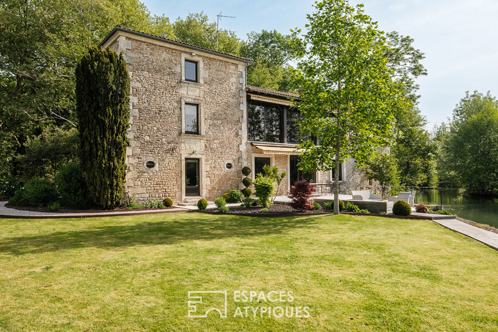 Ancien moulin du XVIIème siècle et son gîte indépendant