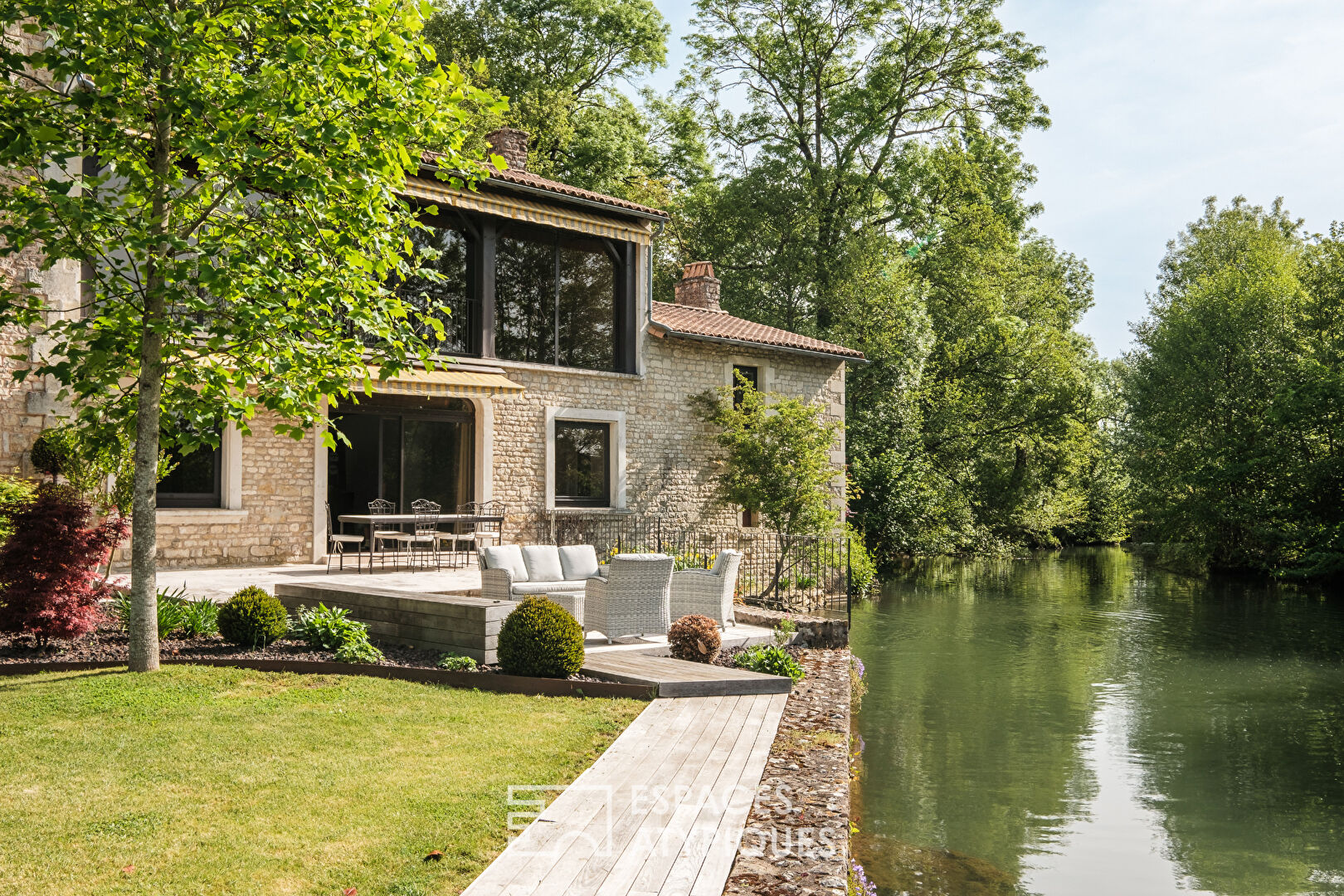 Ancien moulin du XVIIème siècle et son gîte indépendant