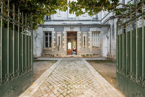 Private mansion with swimming pool in the city center