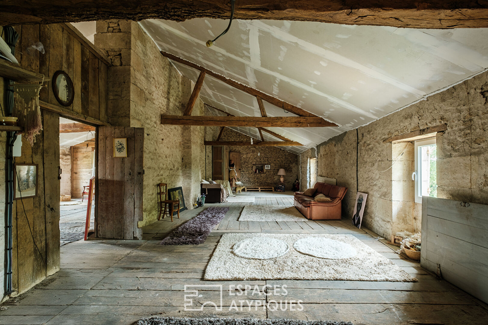 Ancienne demeure lovée dans un écrin de verdure luxuriante