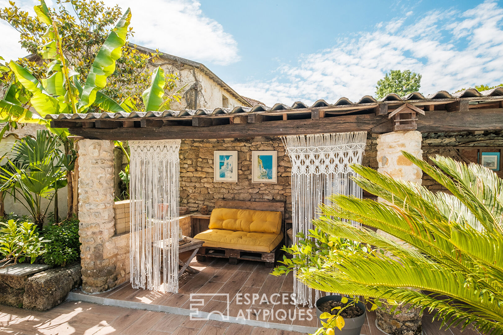 Propriété de charme avec jardin et piscine