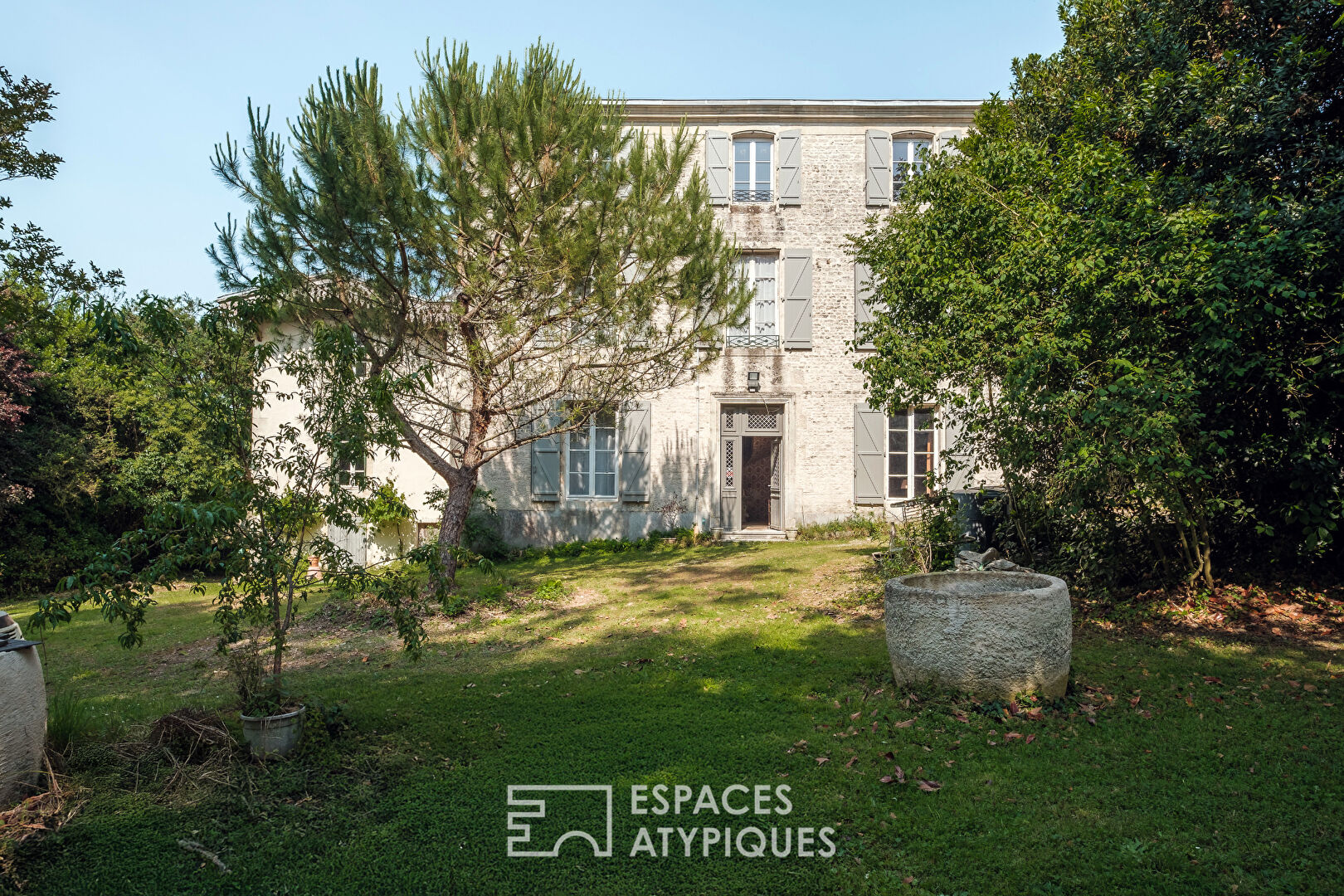 Demeure à restaurer avec logement indépendant et jardin