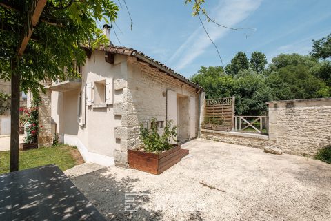 Pierres et histoire dans un cadre bucolique