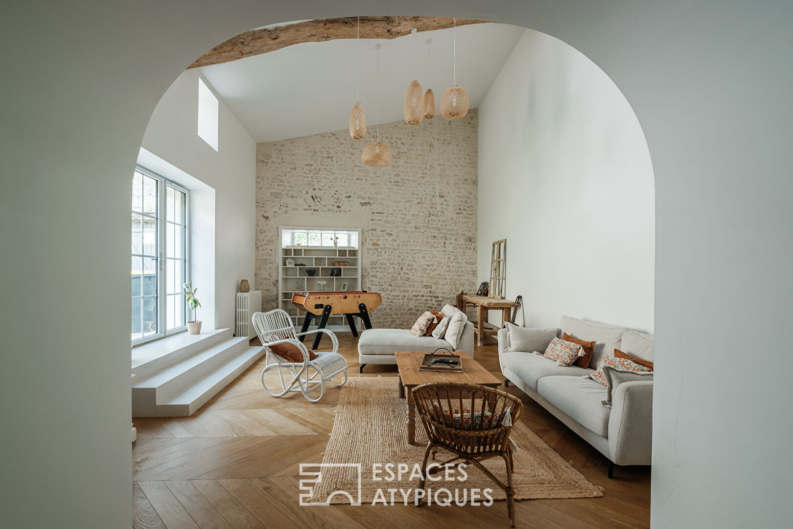 Maison de charme rénovée avec studio indépendant et piscine au coeur de la nature