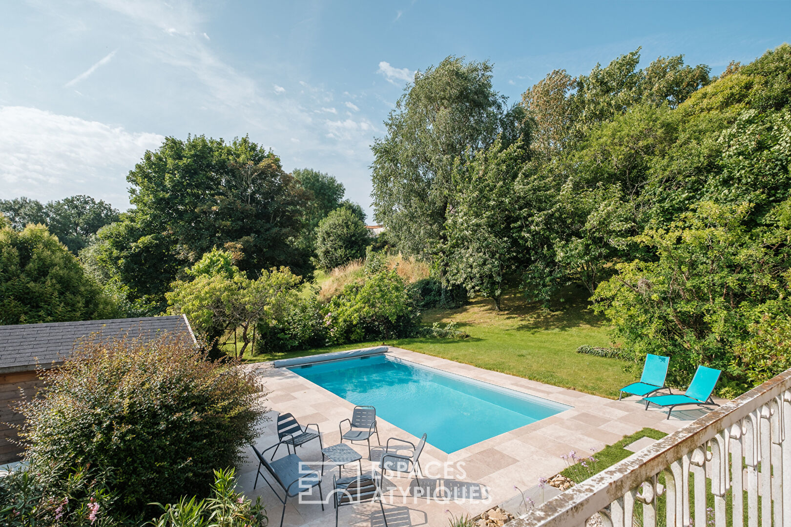 Maison de charme rénovée avec studio indépendant et piscine au coeur de la nature