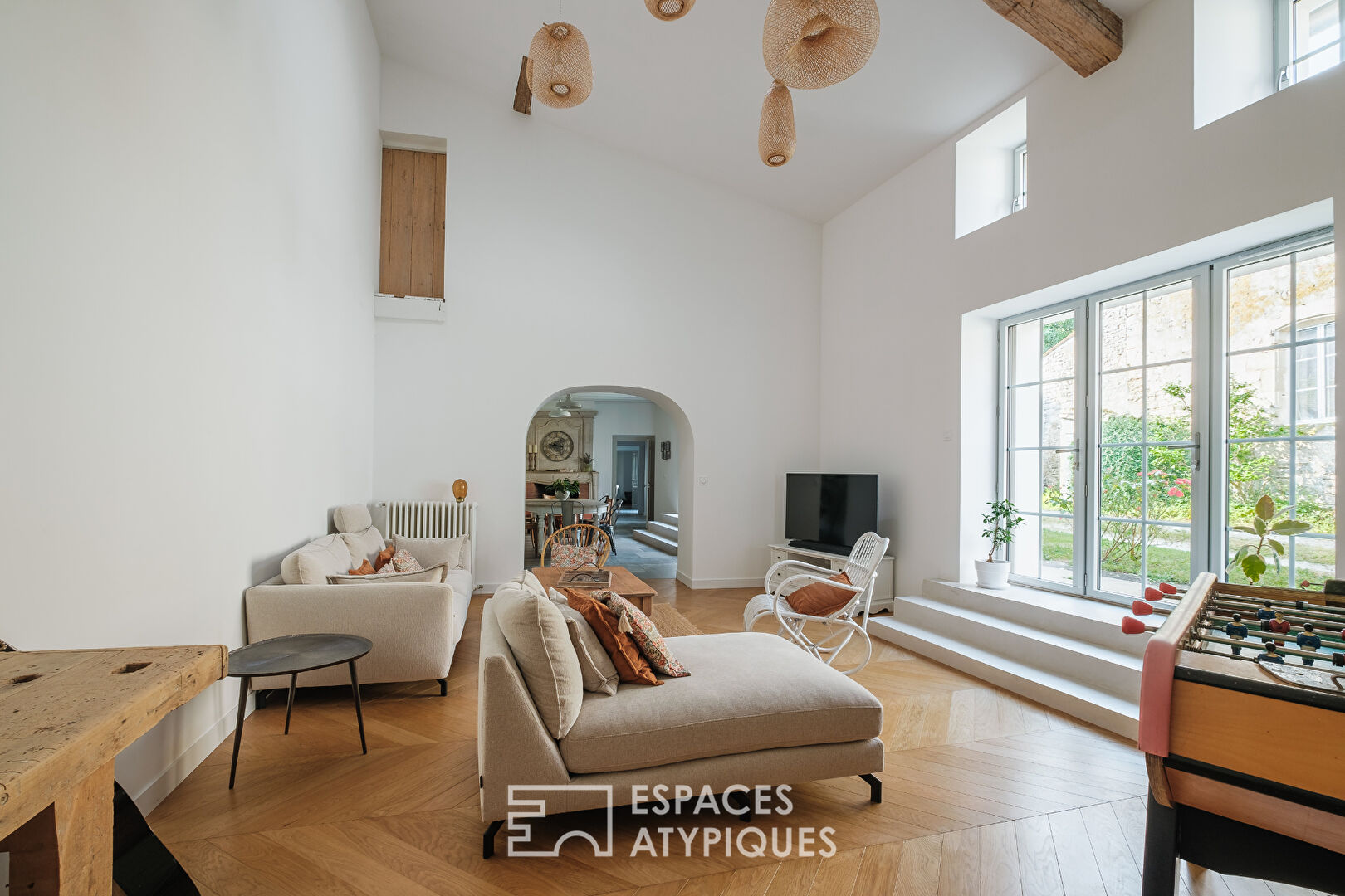 Maison de charme rénovée avec studio indépendant et piscine au coeur de la nature