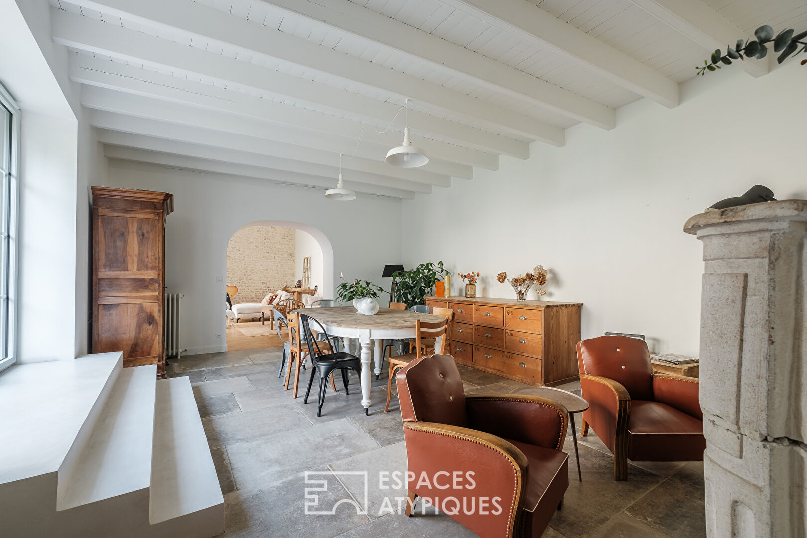 Maison de charme rénovée avec studio indépendant et piscine au coeur de la nature