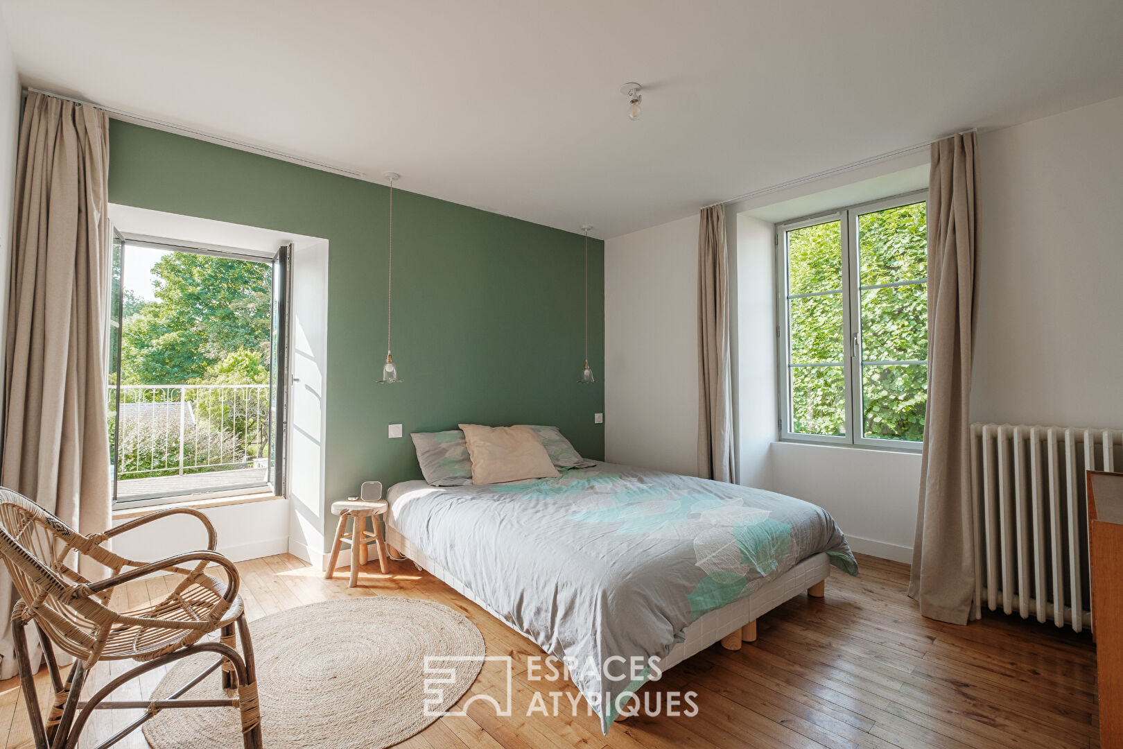 Maison de charme rénovée avec studio indépendant et piscine au coeur de la nature