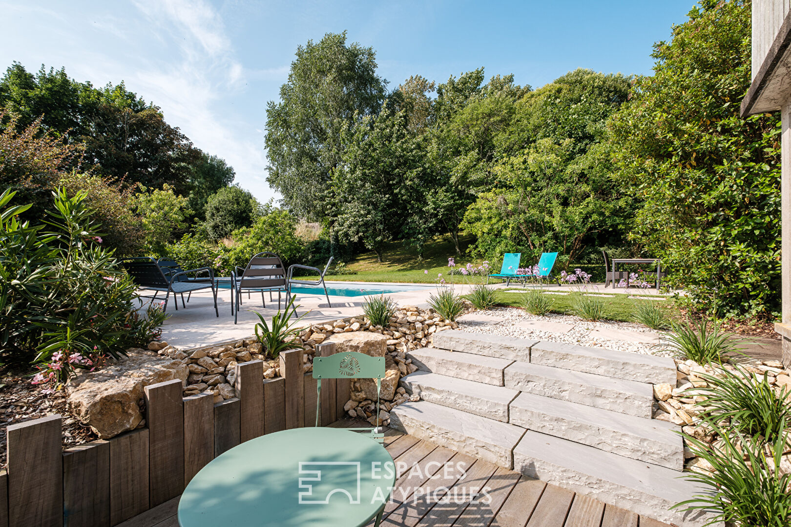 Maison de charme rénovée avec studio indépendant et piscine au coeur de la nature