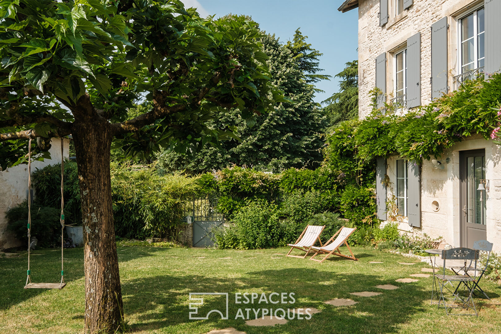 Ancienne ferme de 1870 subtilement rénovée