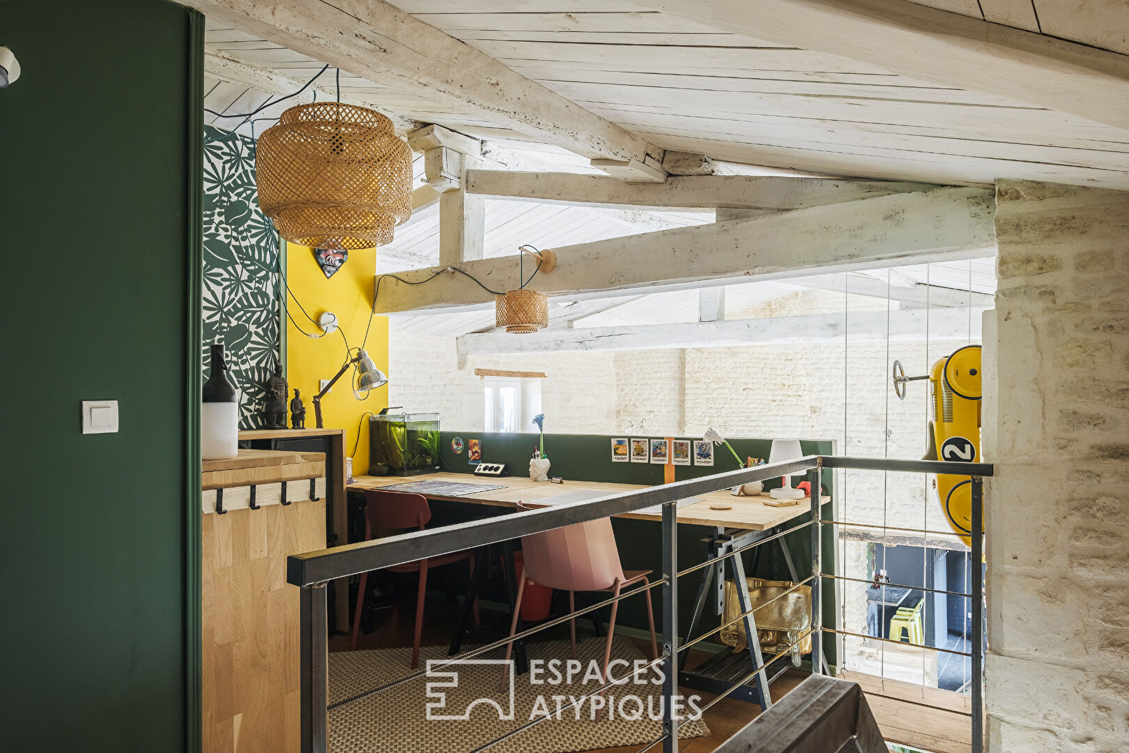 Vivre l’atypique : maison de caractère, nature et créativité