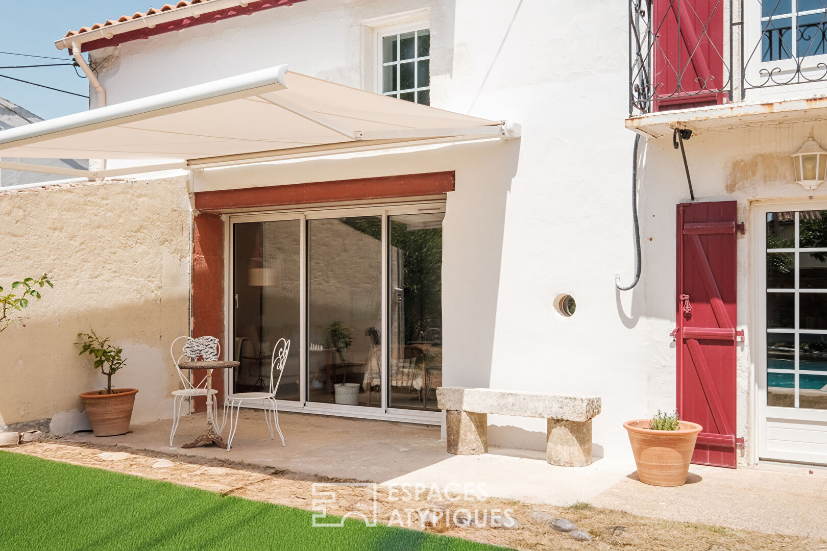 A country feel in the city: charming house and swimming pool