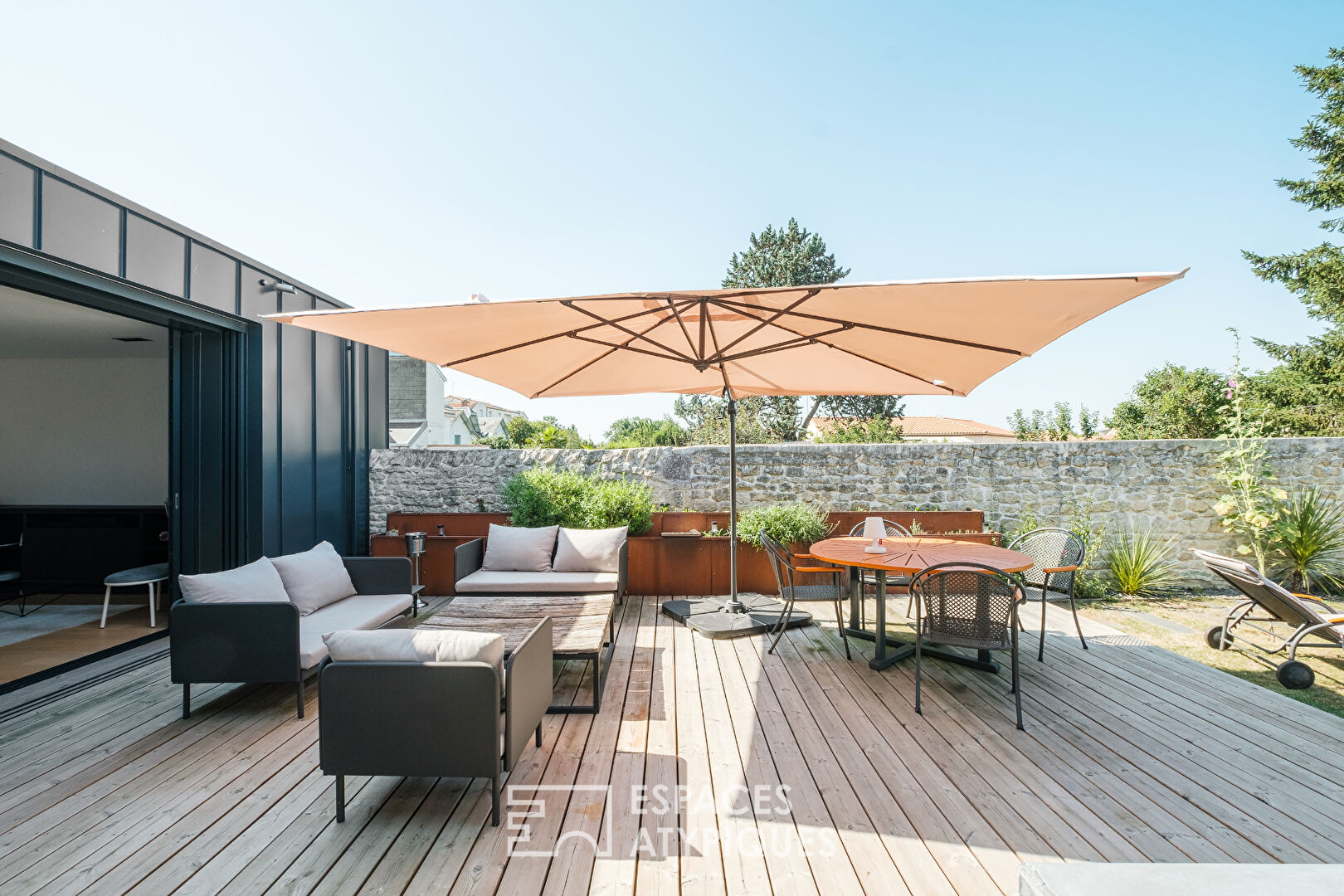Charming house: between design and nature along the Sèvre Niortaise