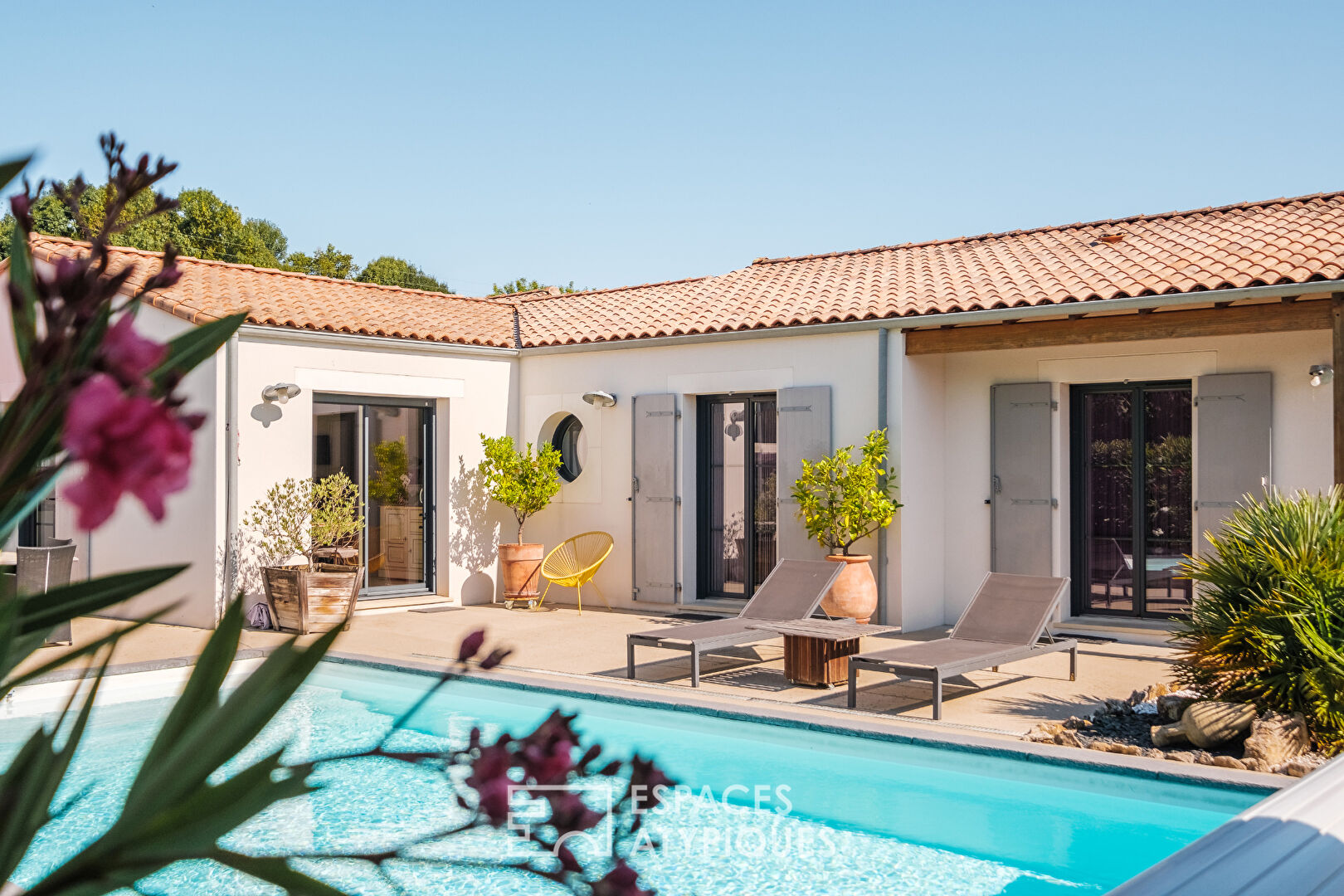 House in the Rétais style, a haven of serenity with “seaside” charm