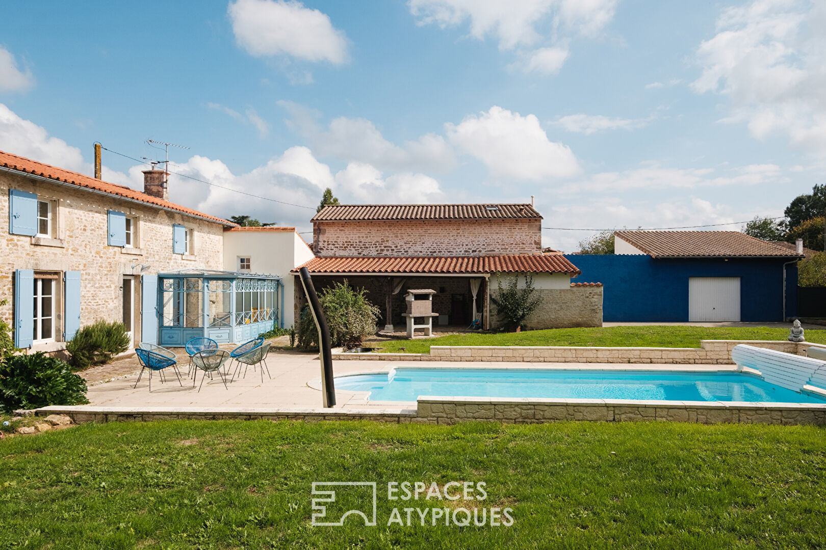 Family home with equestrian facilities