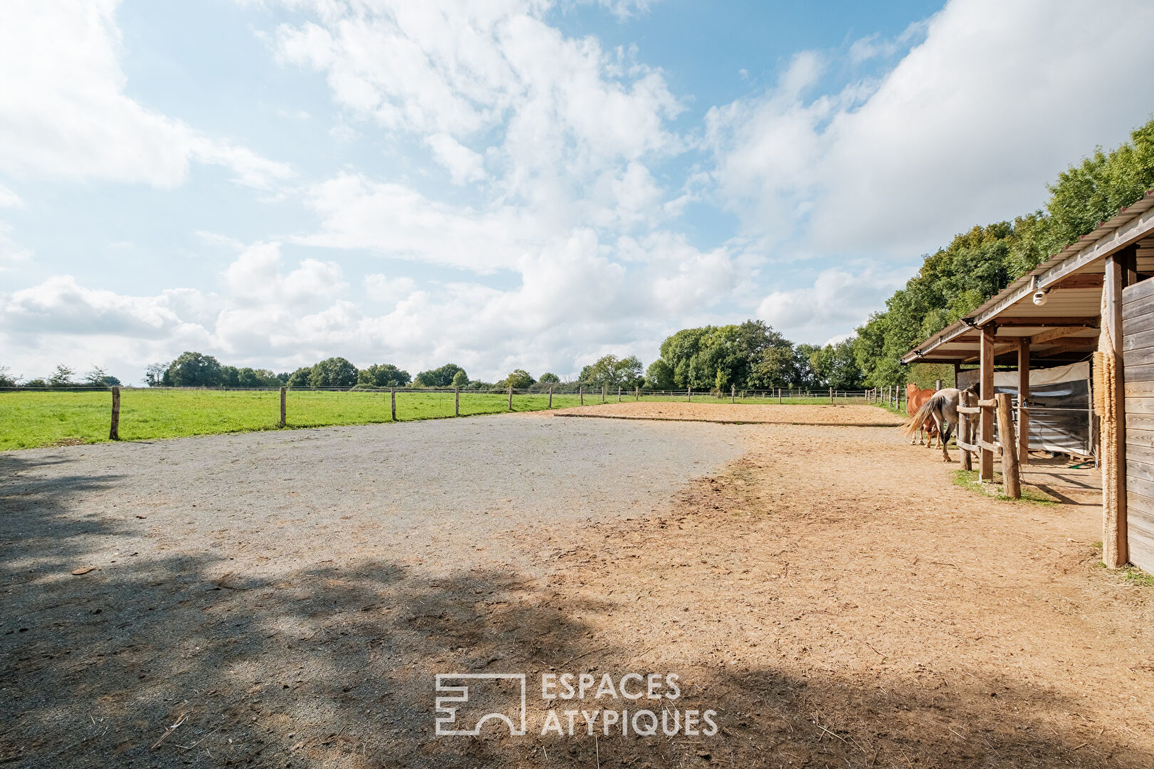 Family home with equestrian facilities