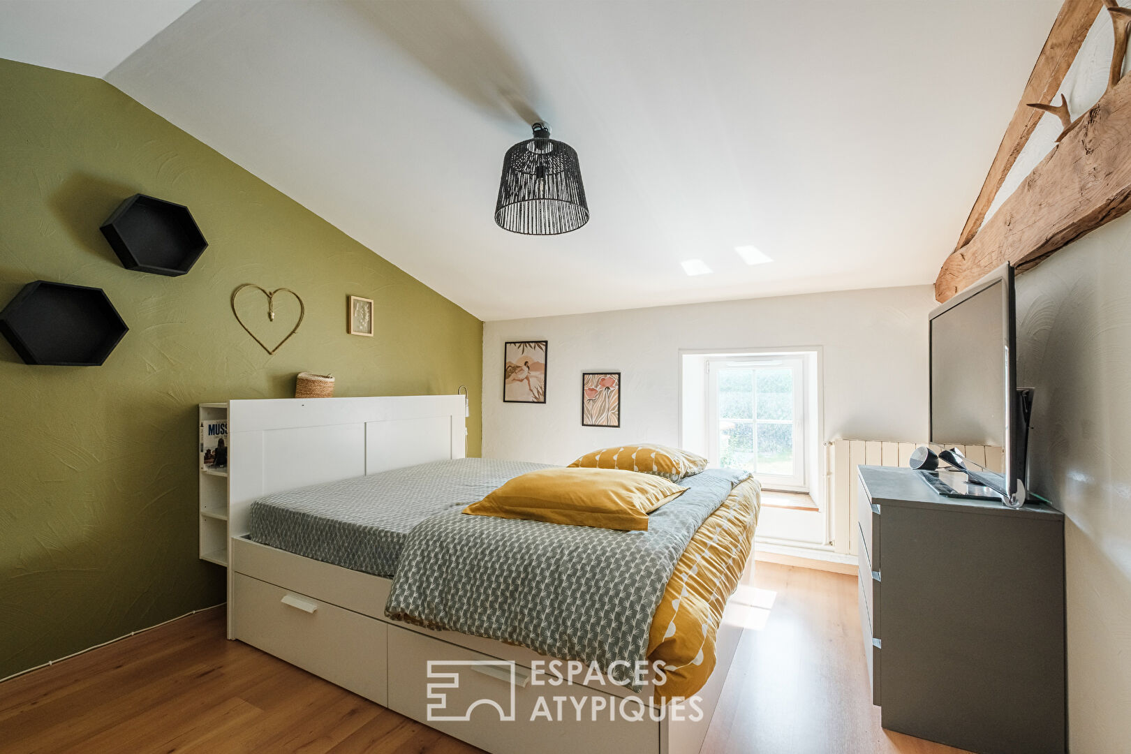 Family home with equestrian facilities