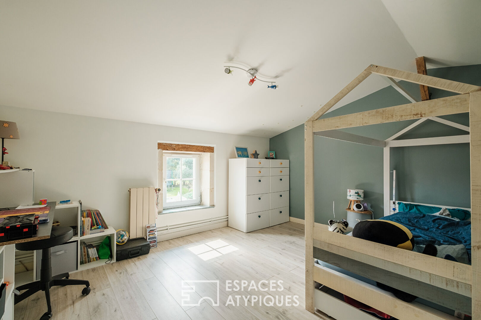 Family home with equestrian facilities
