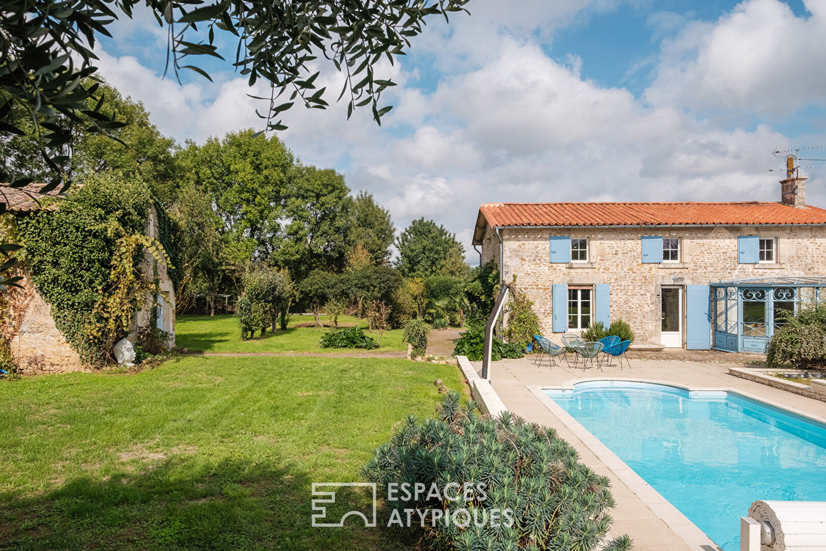 Family home with equestrian facilities
