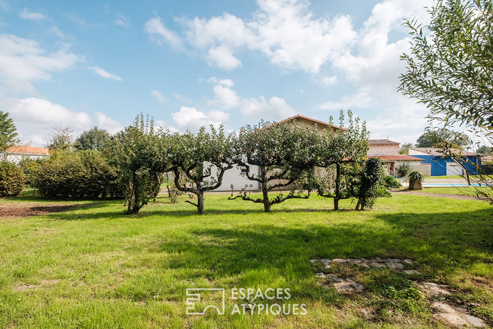 Family home with equestrian facilities