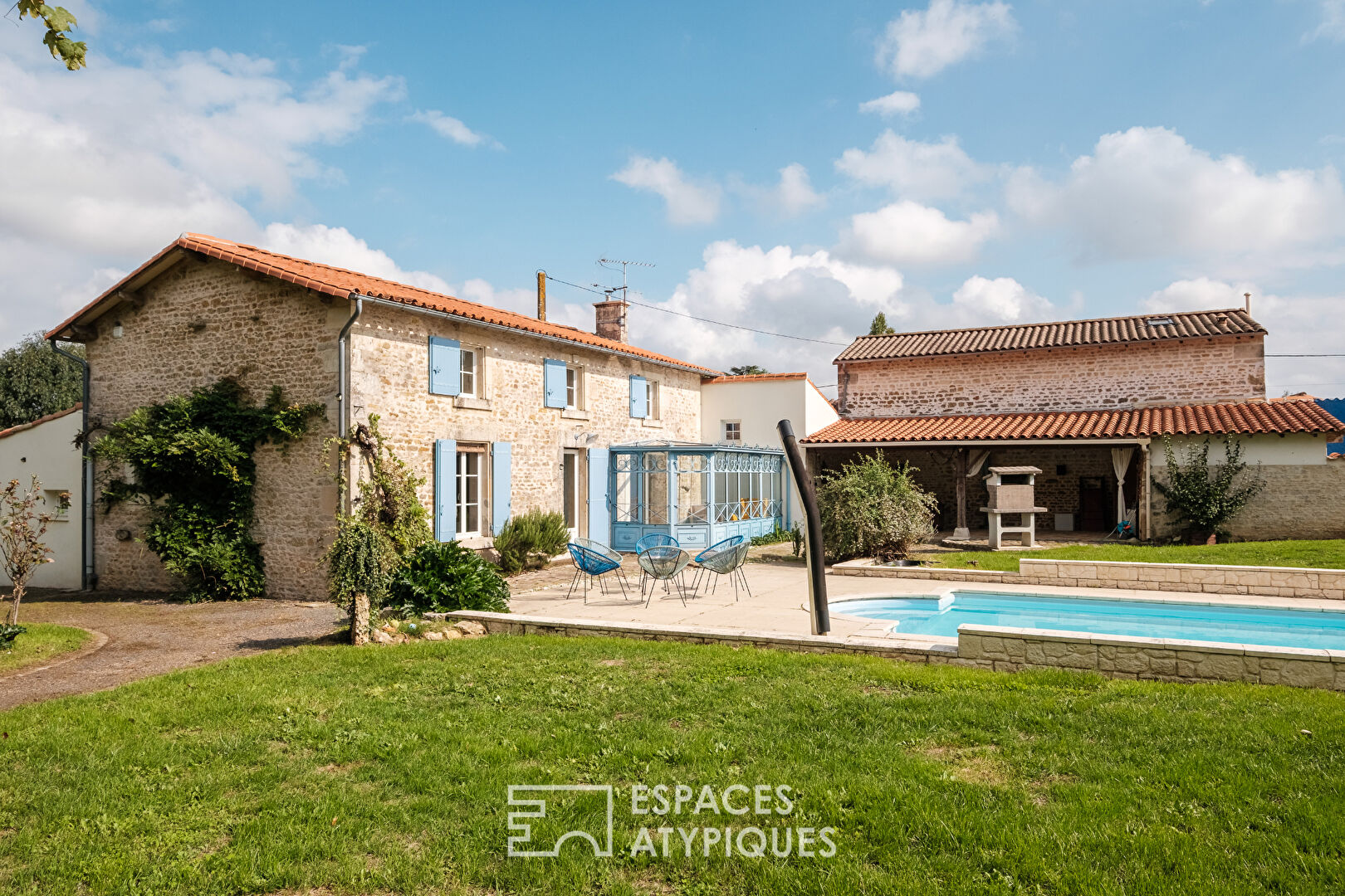 Family home with equestrian facilities