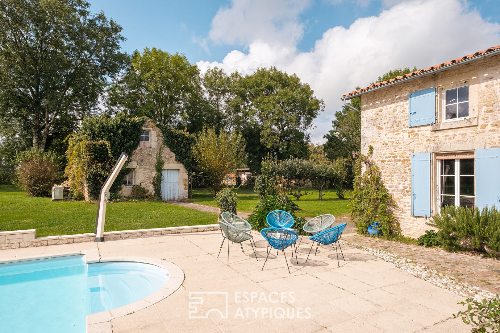 Family home with equestrian facilities