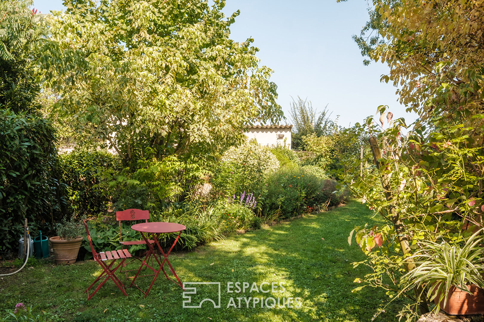 Maison du XVe siècle et son jardin poétique