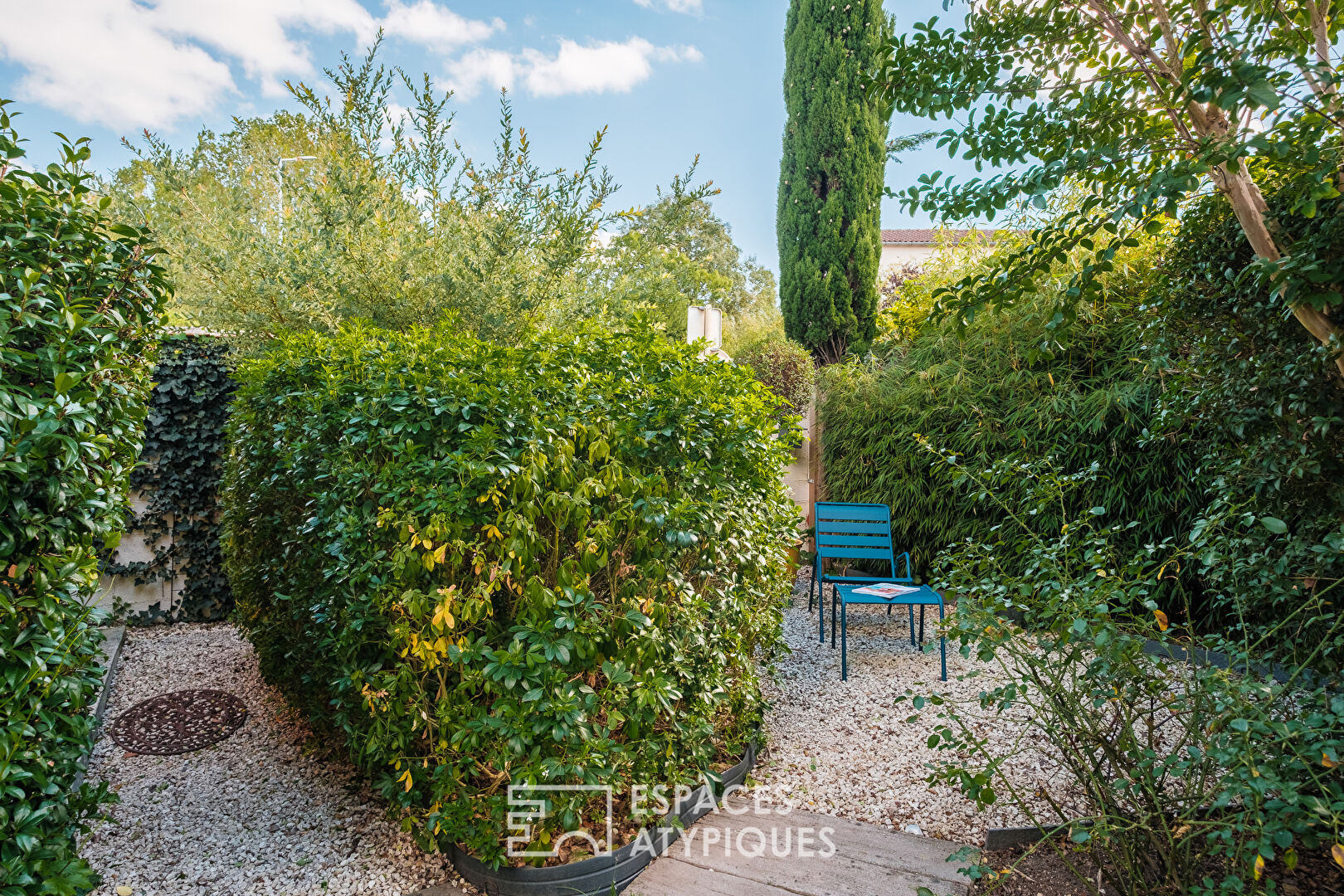 Stone house with refined charm and its bucolic garden
