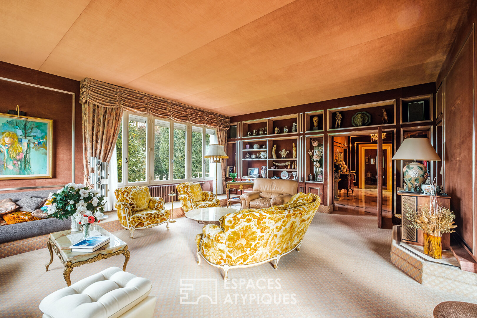 Villa d&rsquo;architecte rétro en ville, au coeur d&rsquo;un parc arboré