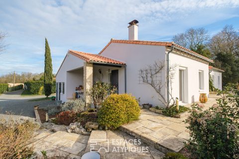 Maison au charme bucolique, et au plain-pied rythmé aux portes de Niort