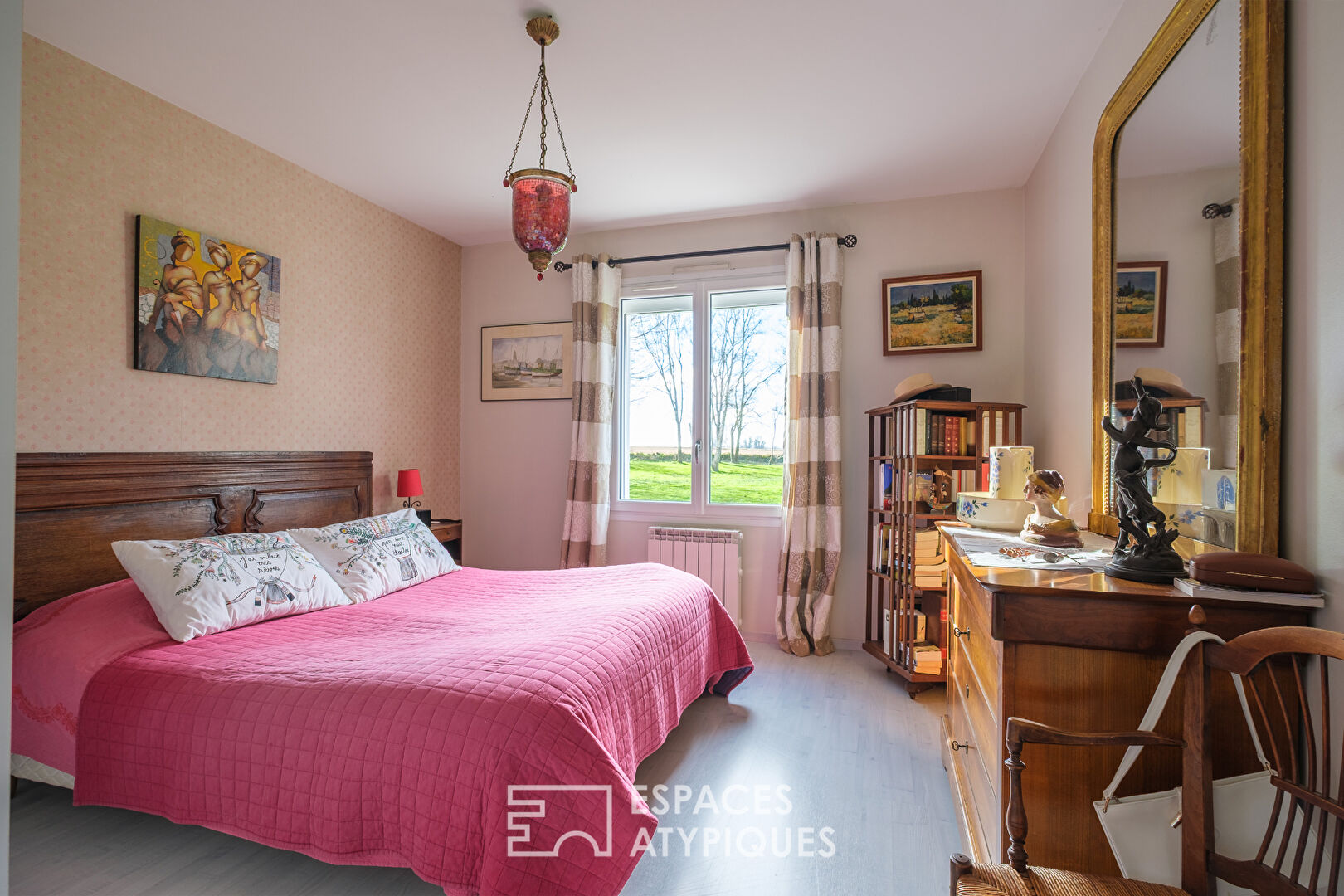 Maison au charme bucolique, et au plain-pied rythmé aux portes de Niort