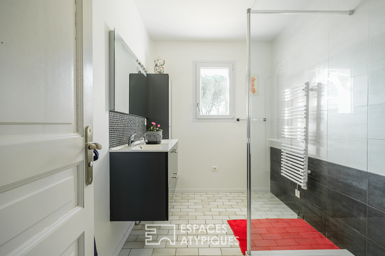 Maison au charme bucolique, et au plain-pied rythmé aux portes de Niort