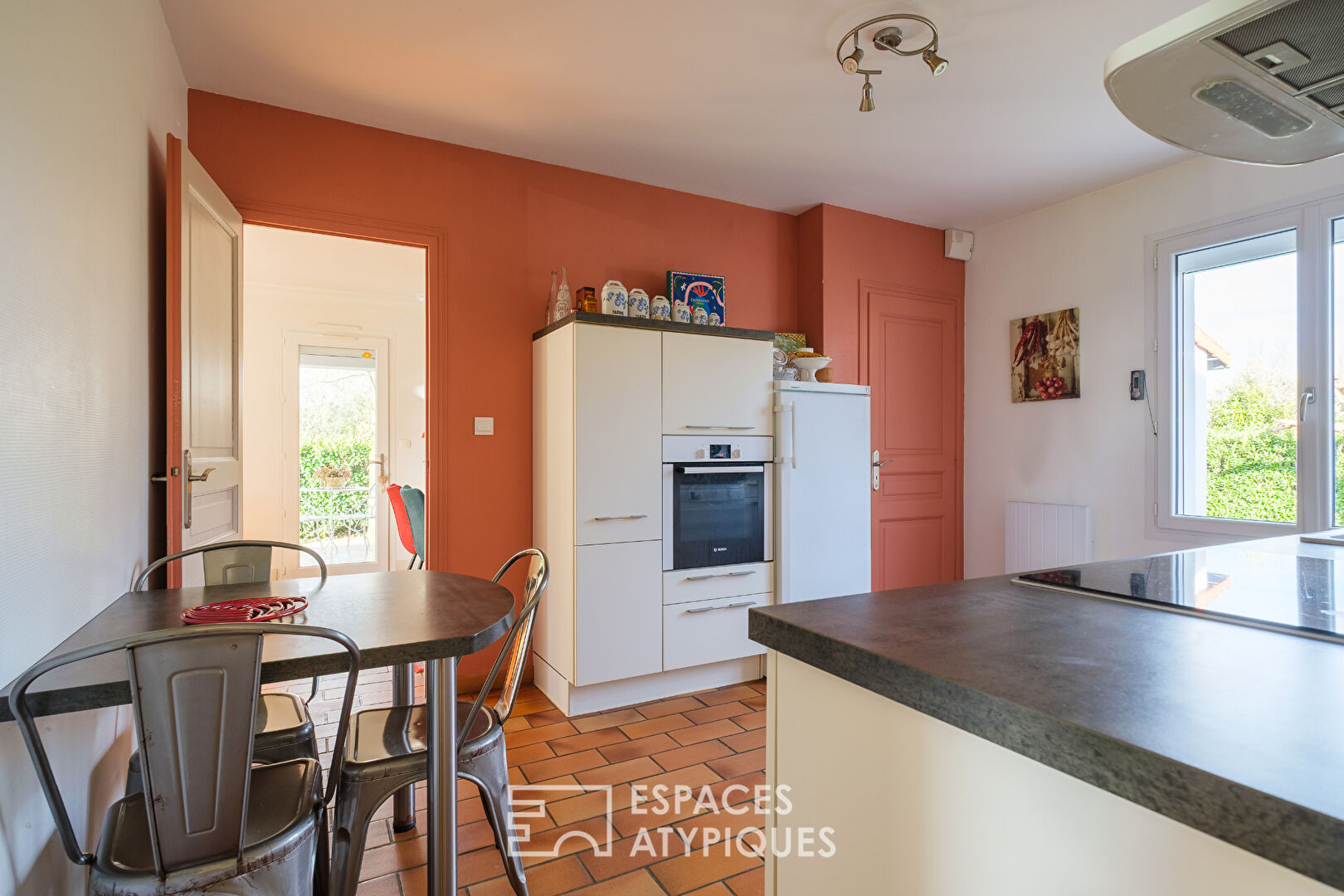 Maison au charme bucolique, et au plain-pied rythmé aux portes de Niort