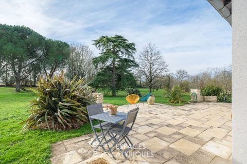 Douceur de vivre champêtre : l&rsquo;élégance d&rsquo;une propriété de plain-pied aux abords de Niort