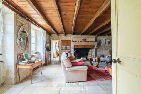 Maison en pierre de campagne au charme intemporel et au fort potentiel