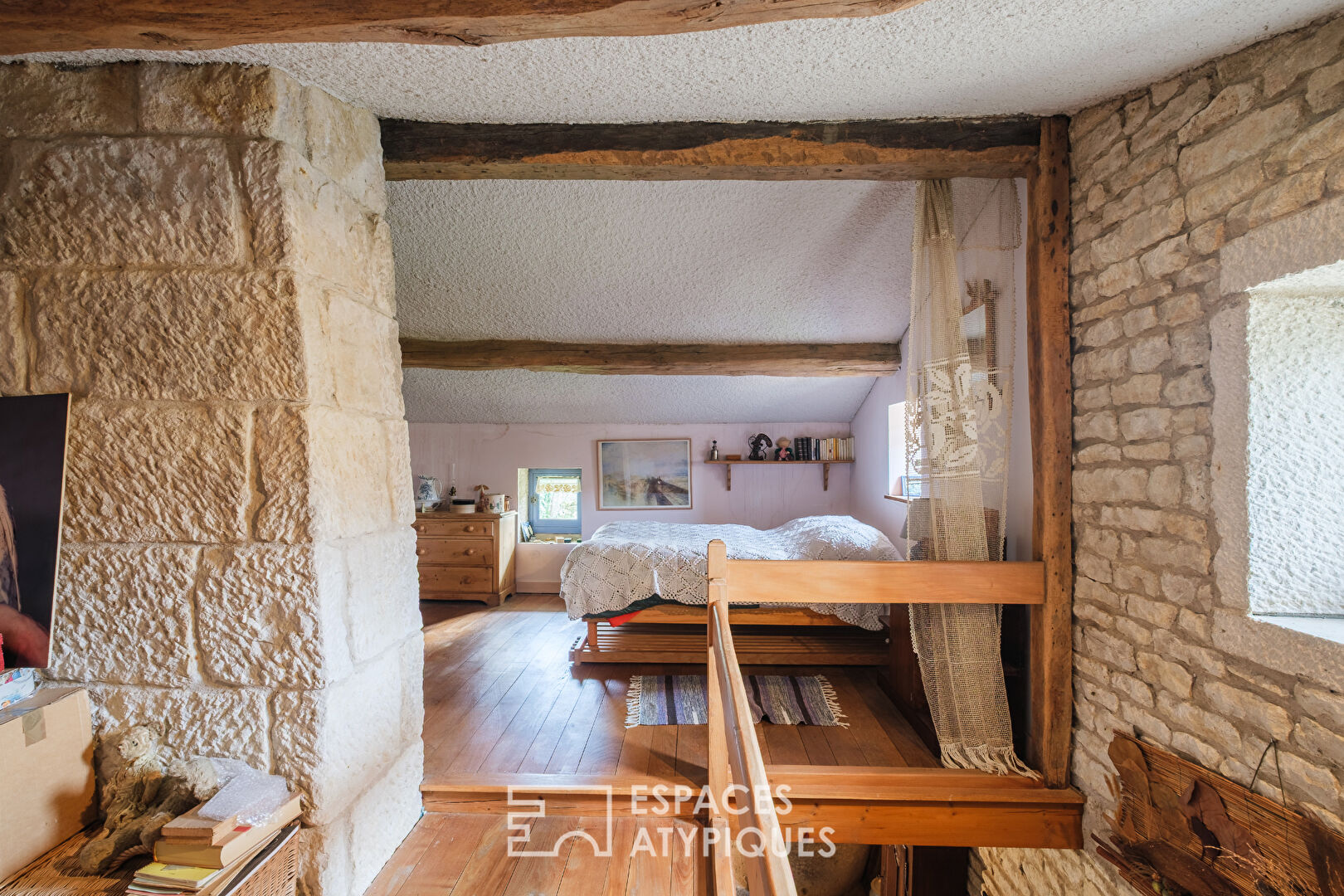 Maison en pierre de campagne au charme intemporel et au fort potentiel