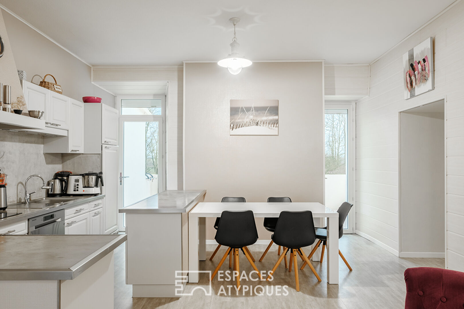 Logis médiéval à restaurer et ses deux logements rénovés