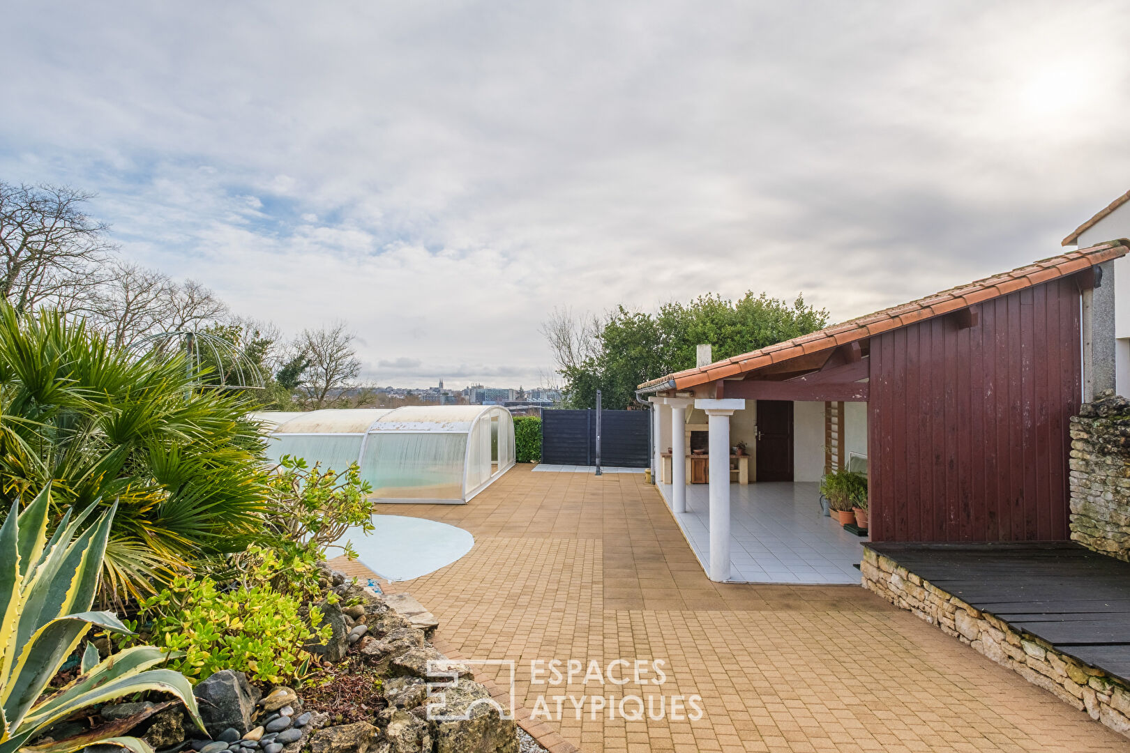 Villa lumineuse au calme urbain, en seconde ligne de la Sèvre