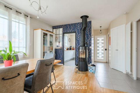 Maison sixties revisitée : confort contemporain et jardin paysagé