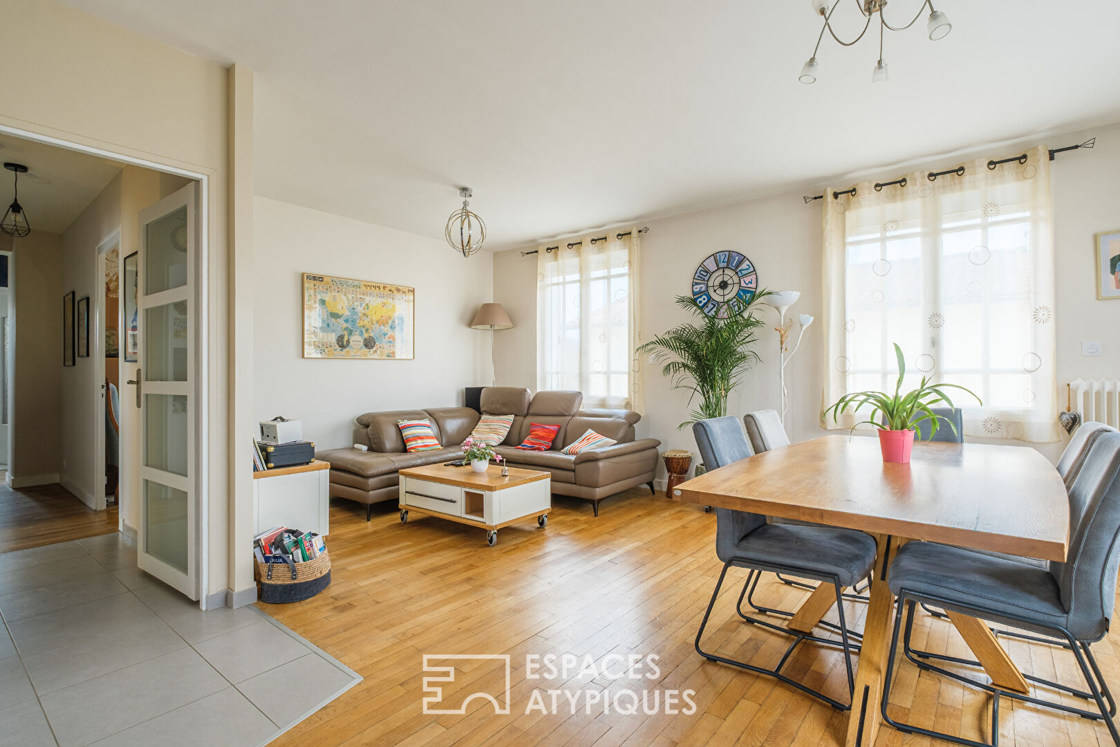 Maison sixties revisitée : confort contemporain et jardin paysagé