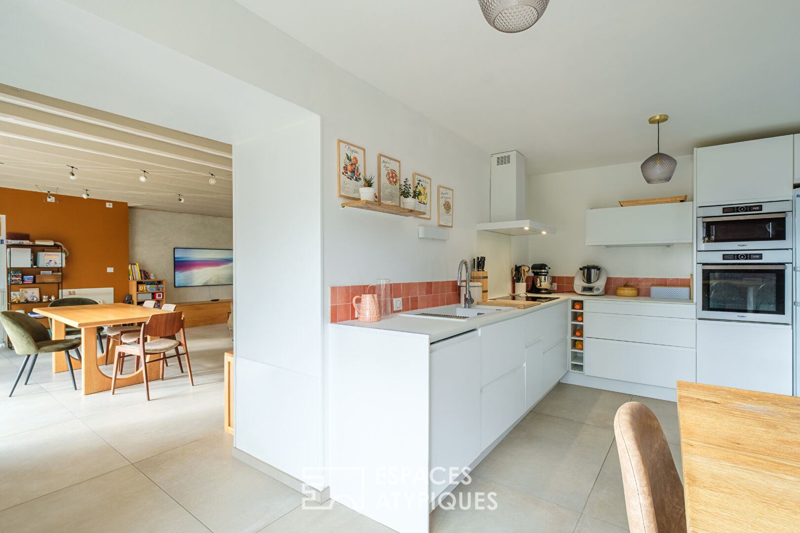 Longère rénovée avec piscine au calme